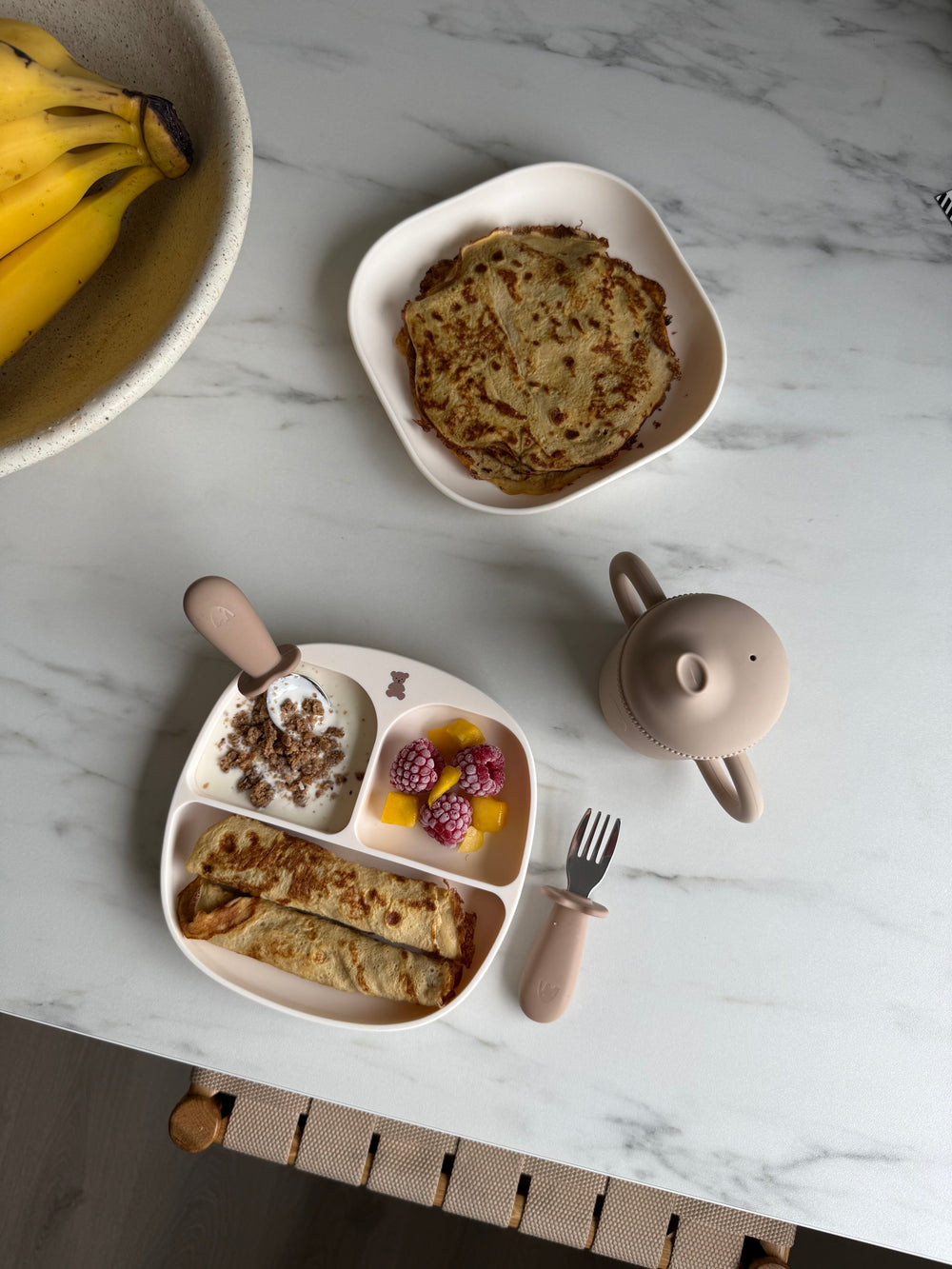 Tallerken for barn med inndeling og sugekopp – VELG FARGE